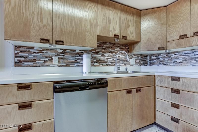 7940 E Cambelback Rd #512-11