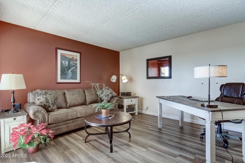 7940 E Cambelback Rd #512-12