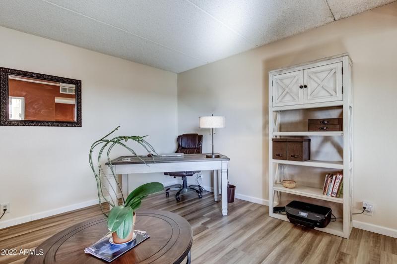 7940 E Cambelback Rd #512-14