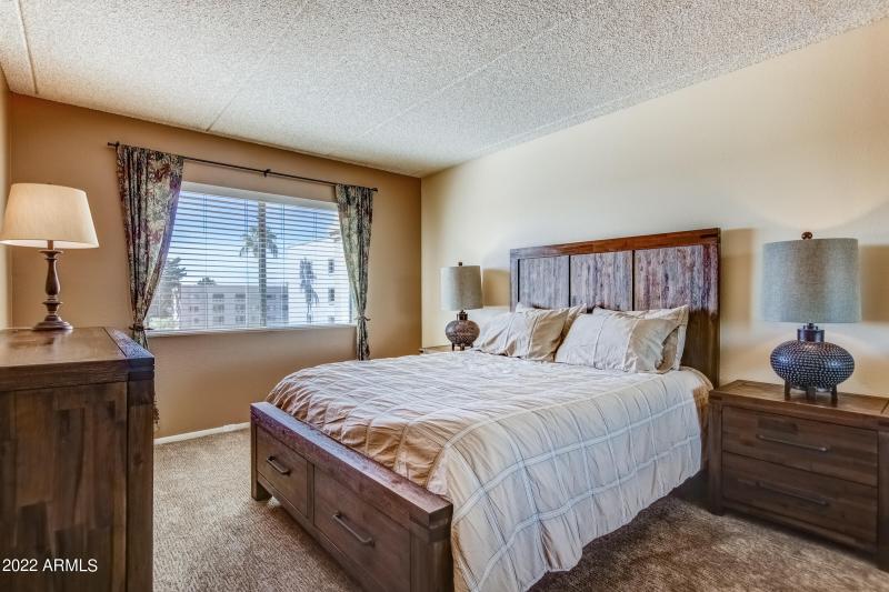 7940 E Cambelback Rd #512-16