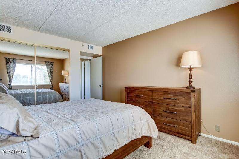 7940 E Cambelback Rd #512-17