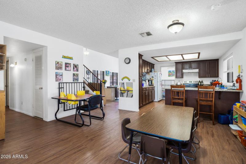 008__5424 E Emerald Ave