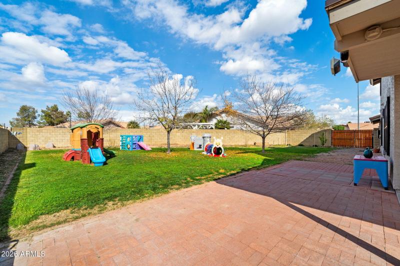 013__5424 E Emerald Ave