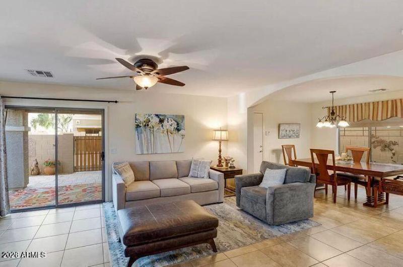 20220429175702530811000000-o