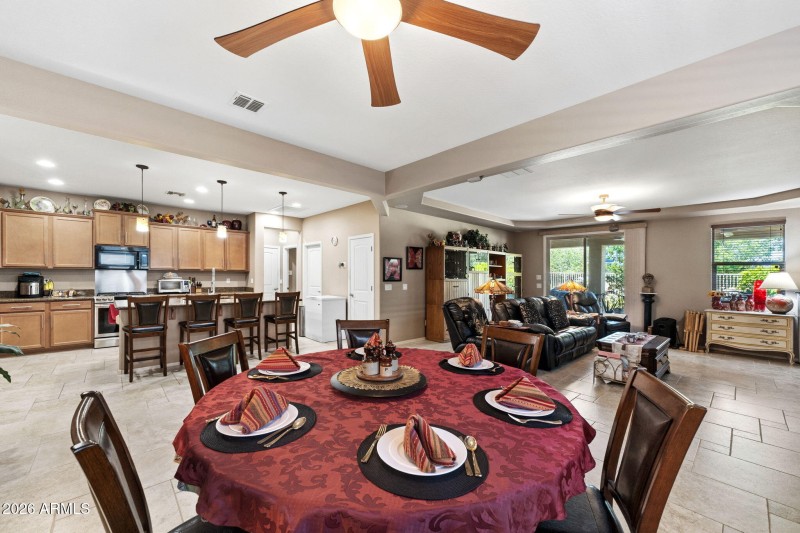 006__2482 W Arroyo Way