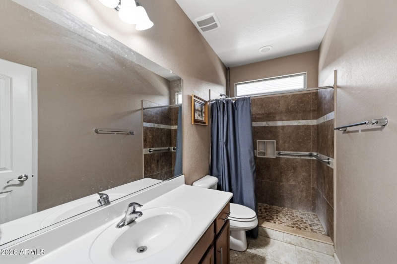 018__2482 W Arroyo Way