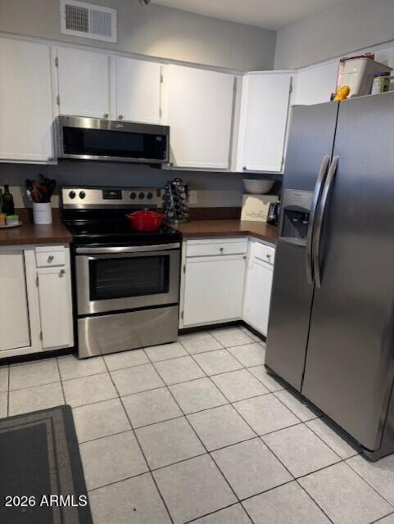 66c1bb50-ff7e-42ee-bf1a-2f600f594729 (1)