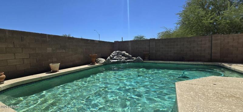 photo_4938611284413361760_y