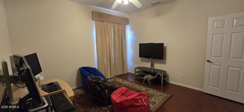 photo_4938611284413361785_y