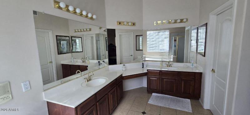 photo_4938611284413361789_y