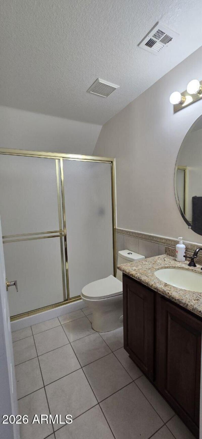 photo_4938611284413361804_y