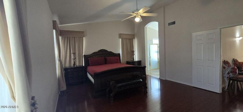 photo_4938611284413361835_y