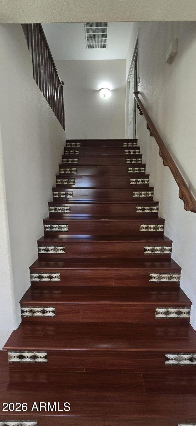 photo_4938611284413361842_y