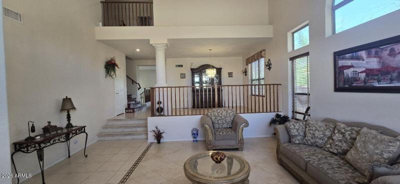 photo_4938611284413361857_y