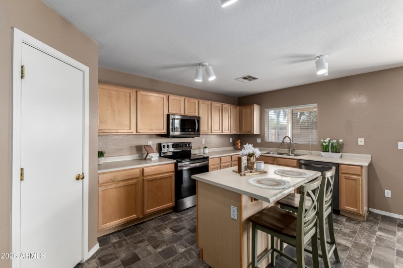 Waznis mohave kitchen side