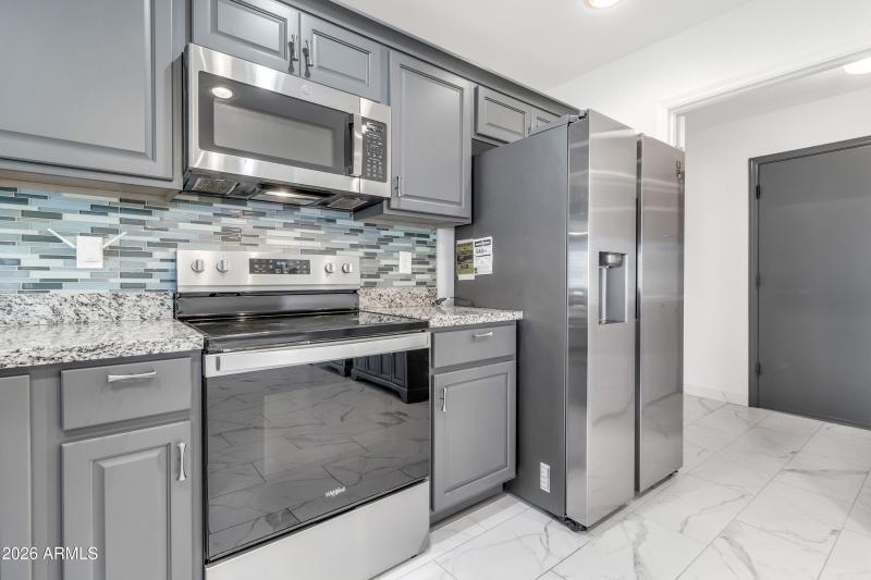 864 W Mesquite St-16