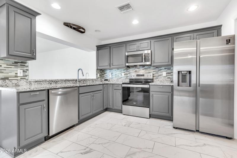 864 W Mesquite St-17