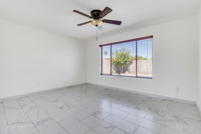 864 W Mesquite St-25