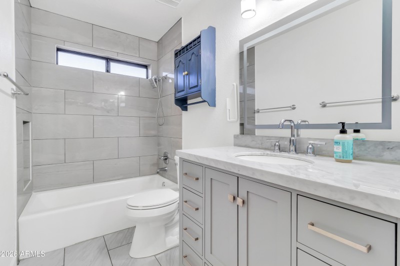 864 W Mesquite St-27