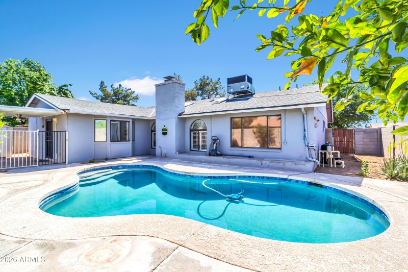 864 W Mesquite St-32