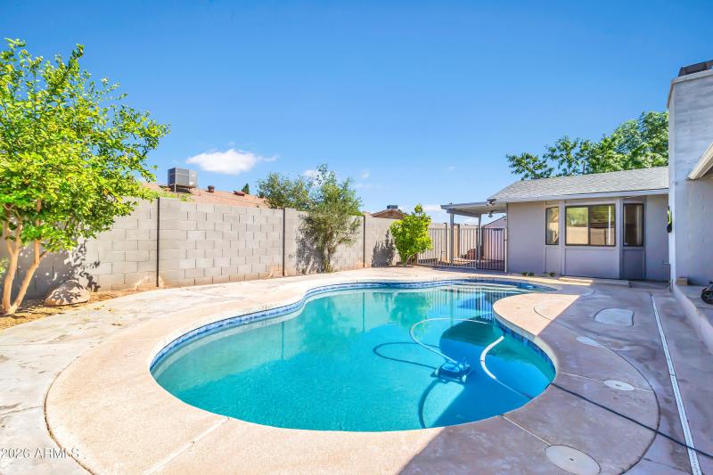 864 W Mesquite St-34