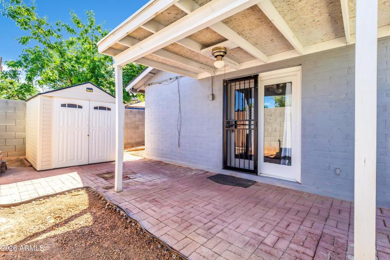 864 W Mesquite St-37