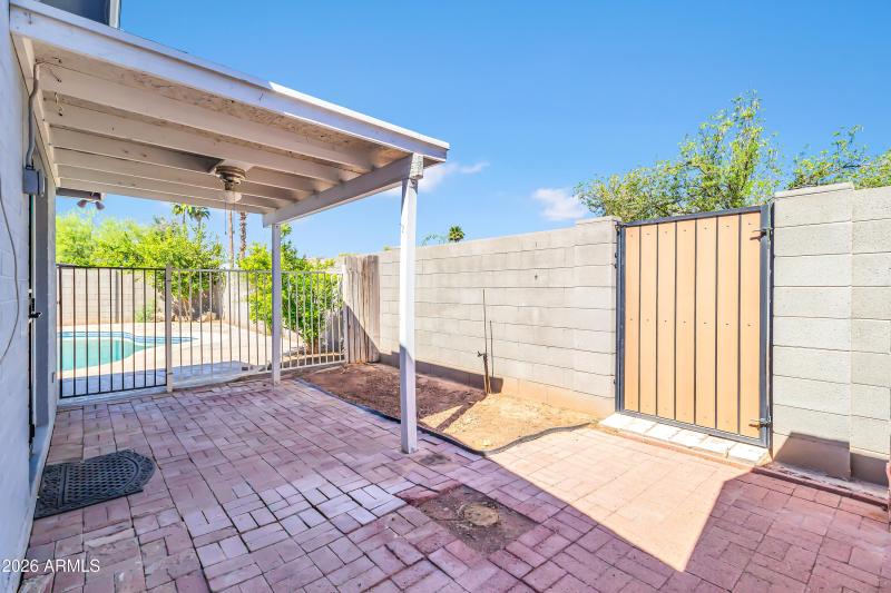 864 W Mesquite St-38