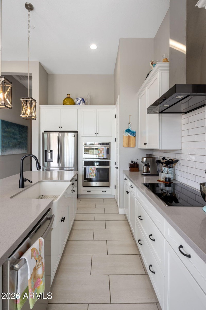 Kitchen with Large Island