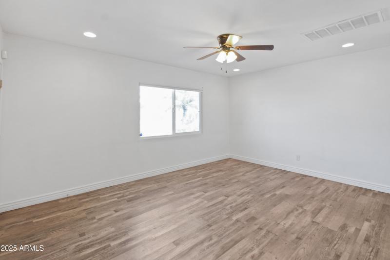 1729 W FAIRMOUNT Avenue