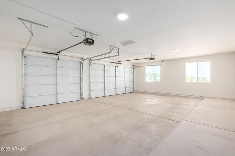 22ADE6F6-468B-46A3-8D3A-87742400785B