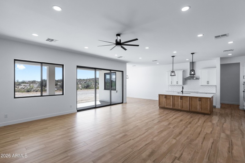 2579 W Marita St-8