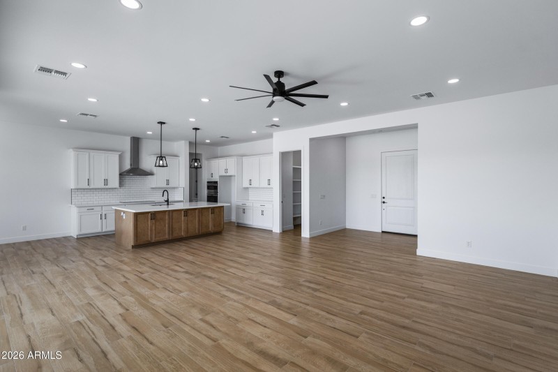 2579 W Marita St-9