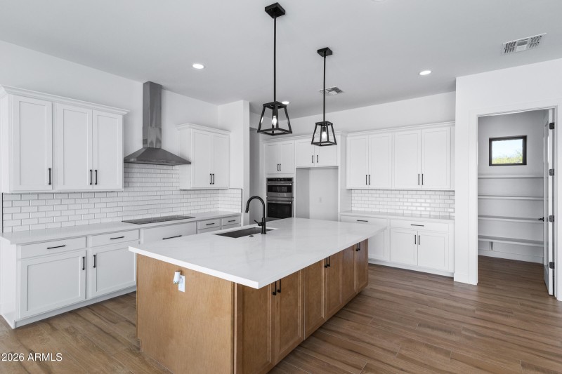 2579 W Marita St-12