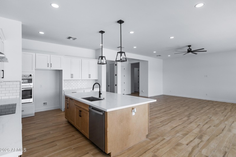 2579 W Marita St-13