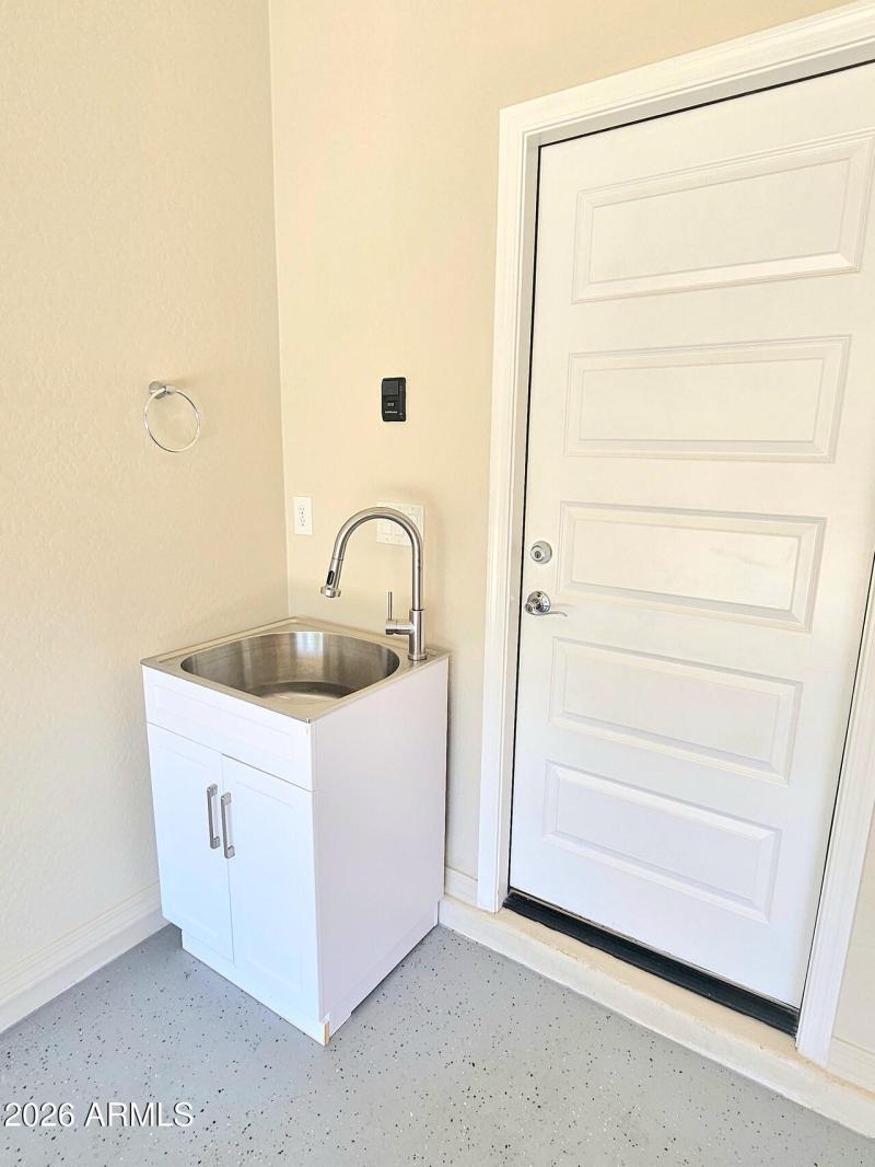 A591F820-C428-4ED8-B75B-089B02C3DB3A