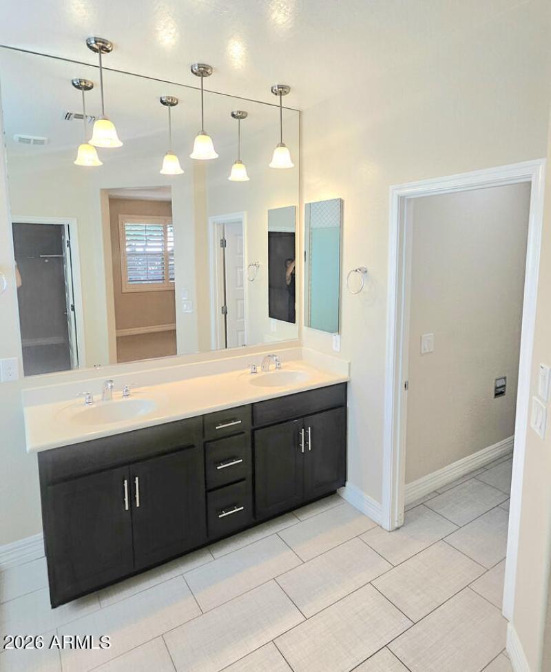 EE179E10-B535-4727-ADE3-9FCA0D19CE5A