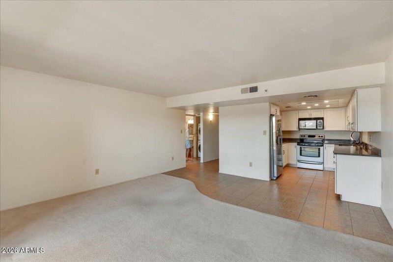 08-Family to Kitchen