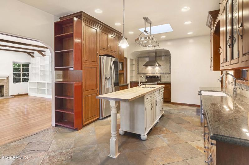 Kitchen with Island with Prep Sink