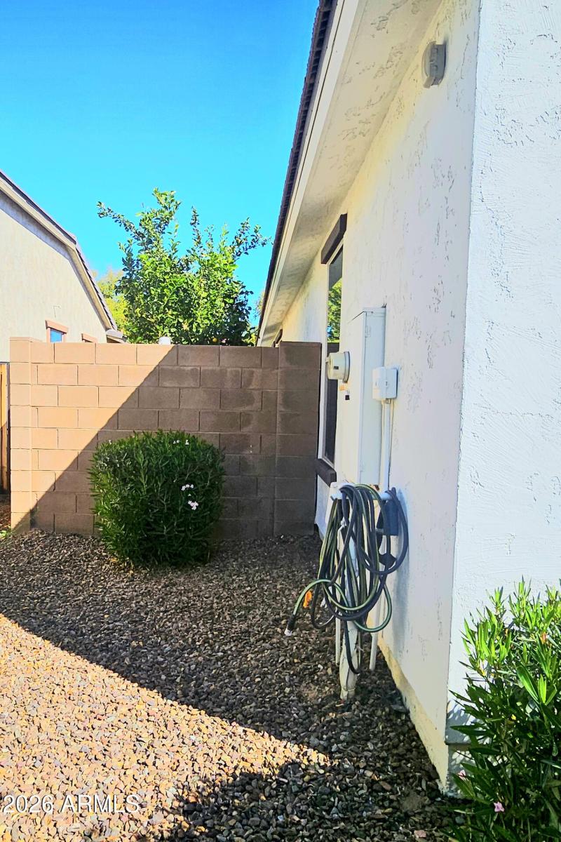 1B582F66-0437-422F-8B09-2F354102F9F9