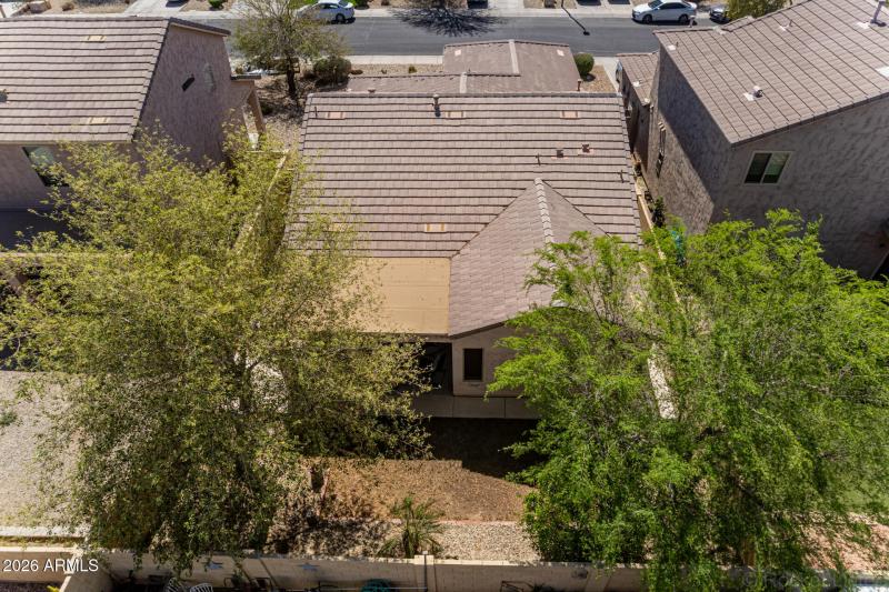 32 - Adams 19384 Drone