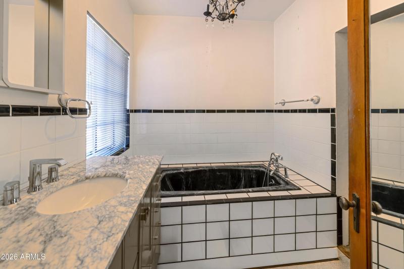 3rd bedroom with EnSuite Full Bath