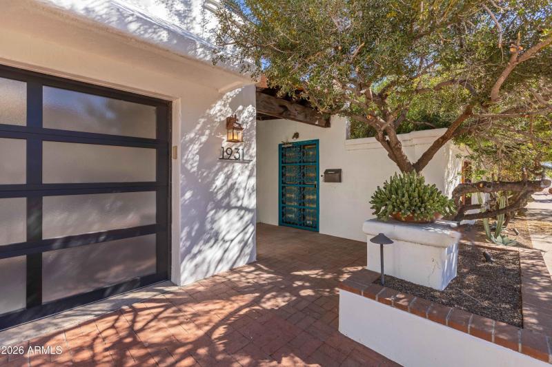 Exterior Private Gate to 1931 E. Lee St.