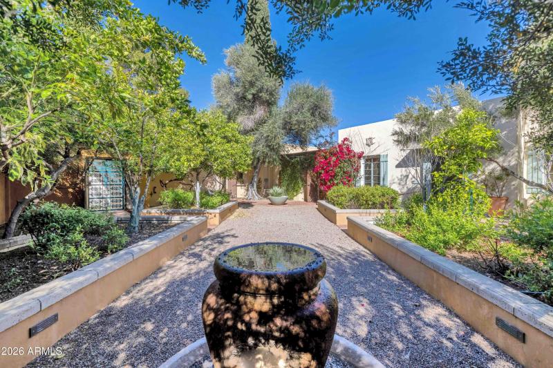 Fountain looking towards Gardens and 193
