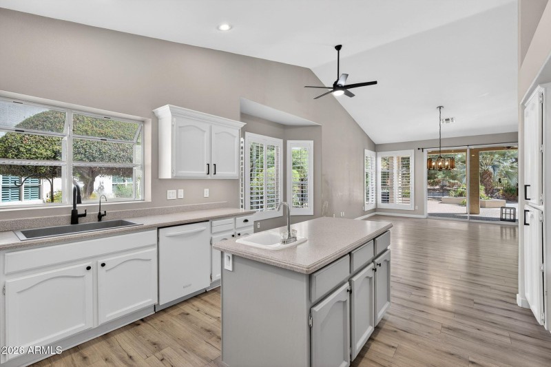 Kitchen and Breakfast Area