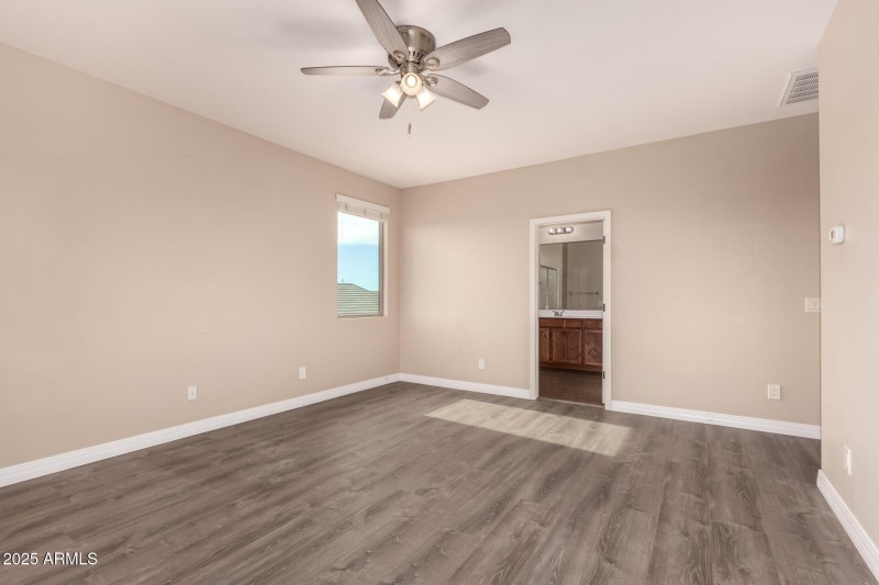 17 - Large Master Bedroom