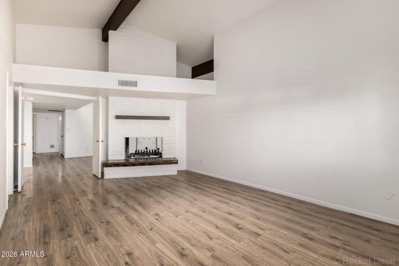 OVERSIZED OFFICE/ DEN