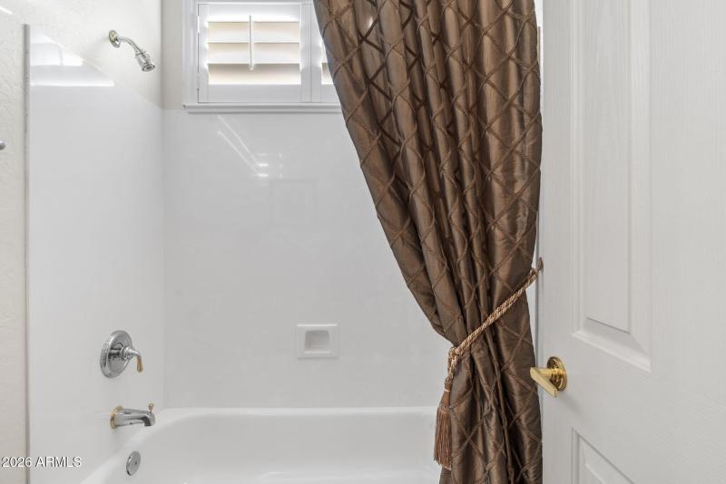 Separate Tub/Shower/Toilet Room