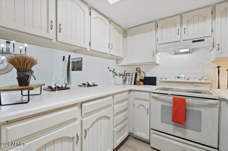 Malcomb Breakfast Bar