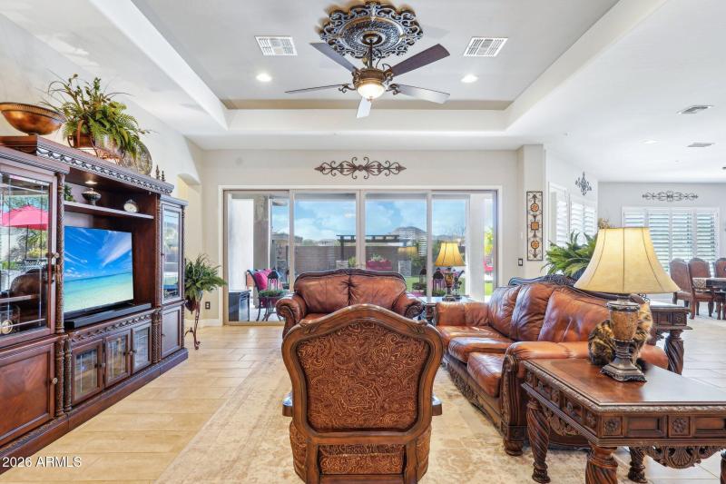 13-web-or-mls-N 129th Dr-013