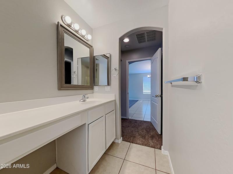 1005422.7911 S 48th Lane_9